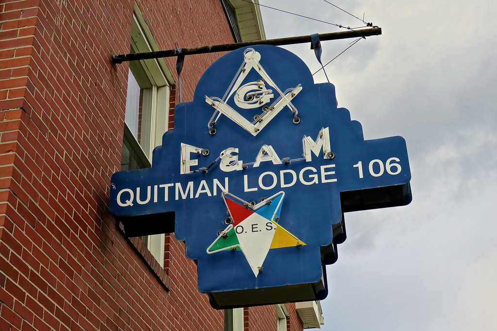 Quitman Masonic Lodge, Ringgold, GA Neon sign for the Quit… Flickr