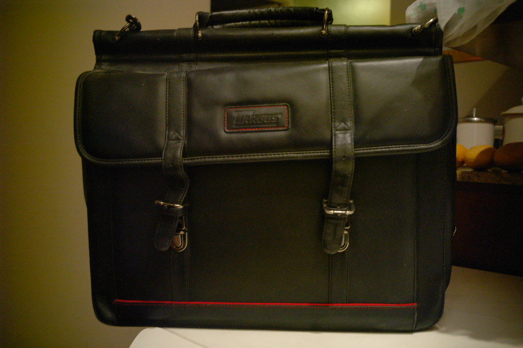 For sale Targus leather padded laptop case For sale Targu… Flickr
