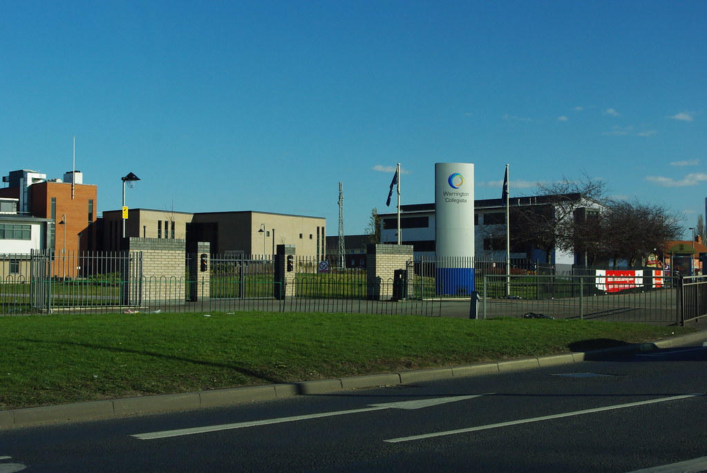 Warrington collegiate, Winwick Road (A49) Built on the sit… Flickr