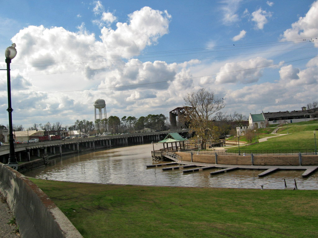 Bayou Plaquemine in Plaquemine, Louisiana Paul McClure Flickr