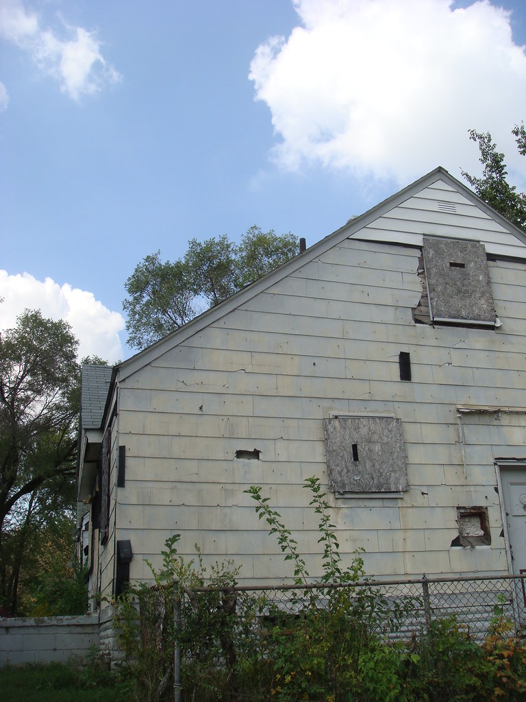 Asbestos Siding on Derelict House Derelict residential str… Flickr