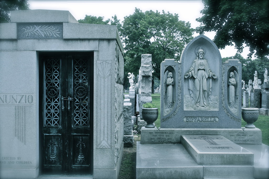 ST. RAYMOND'S CEMETERY, THE BRONX, THURSDAY, 23 JULY 2009 Flickr