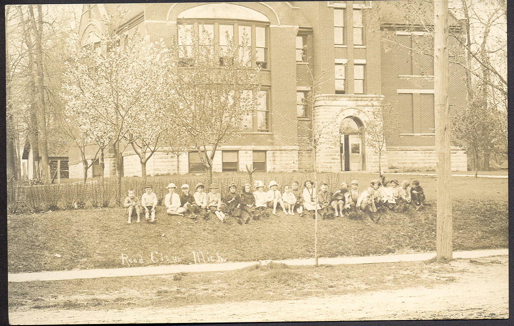 Reed City MI Elementary School Building Grounds and School… Flickr