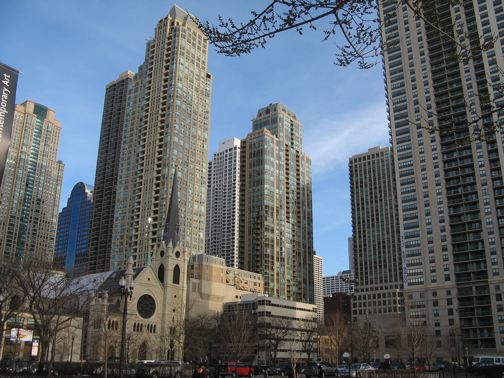 006 Fancy apartment blocks in Chicago downtown. feanor0 Flickr