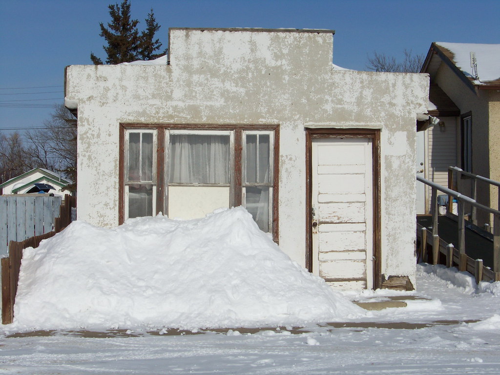 ab09c003 Radway House Snow, Alberta 2009 Old small house o… Flickr
