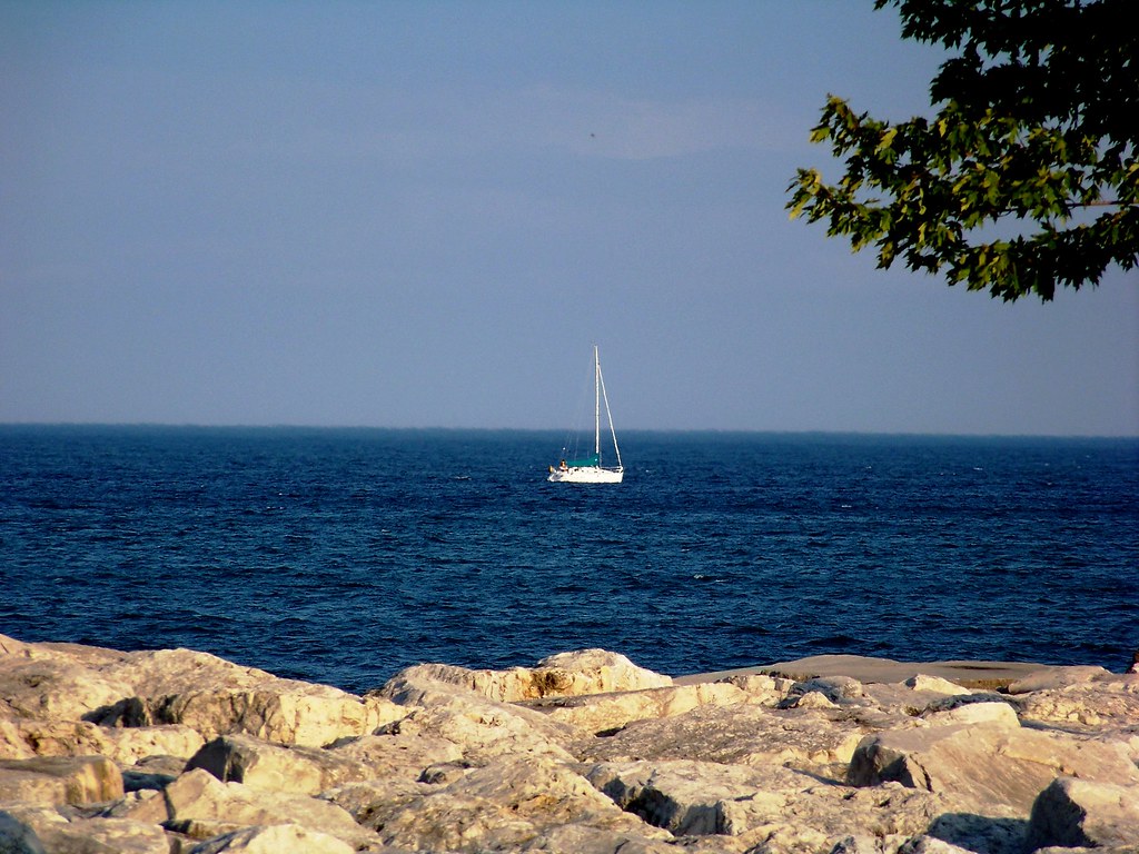 Lake Michigan, Kenosha, Wisconsin Laura Rowan Flickr