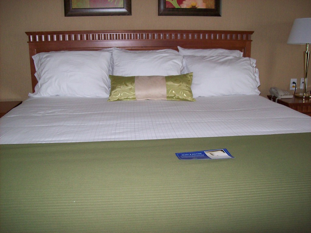 King sized bed with triple sheeting Holiday Inn Express Airport Dieppe Flickr