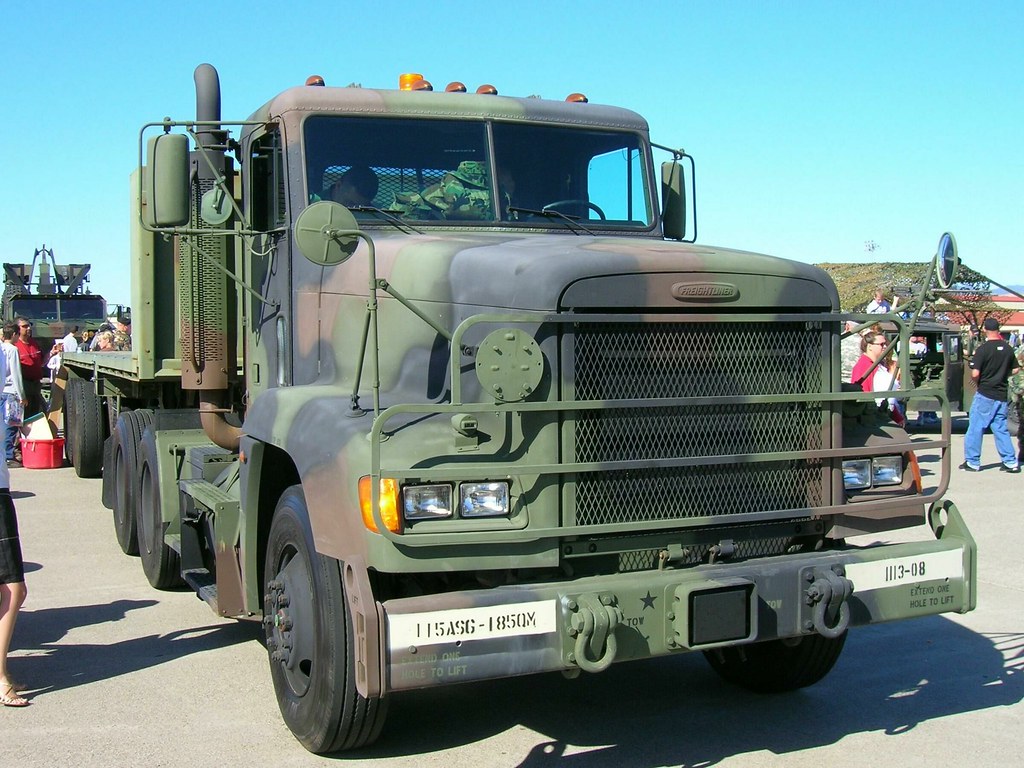 Freightliner Military Flatbed 2 Photograhed at the 2005 Te… Flickr