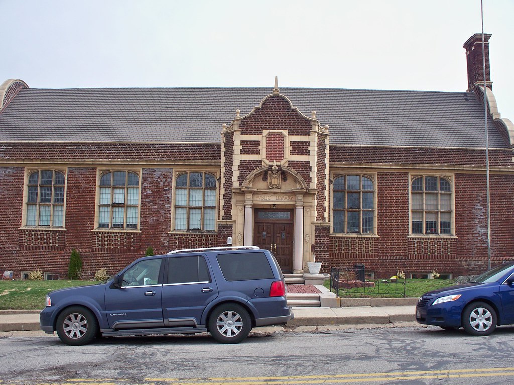 Former Carnegie Library, Mishawaka, Indiana Former Carnegi… Flickr