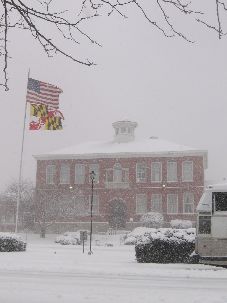 Old Laurel High School Former LHS building houses a senior… Flickr