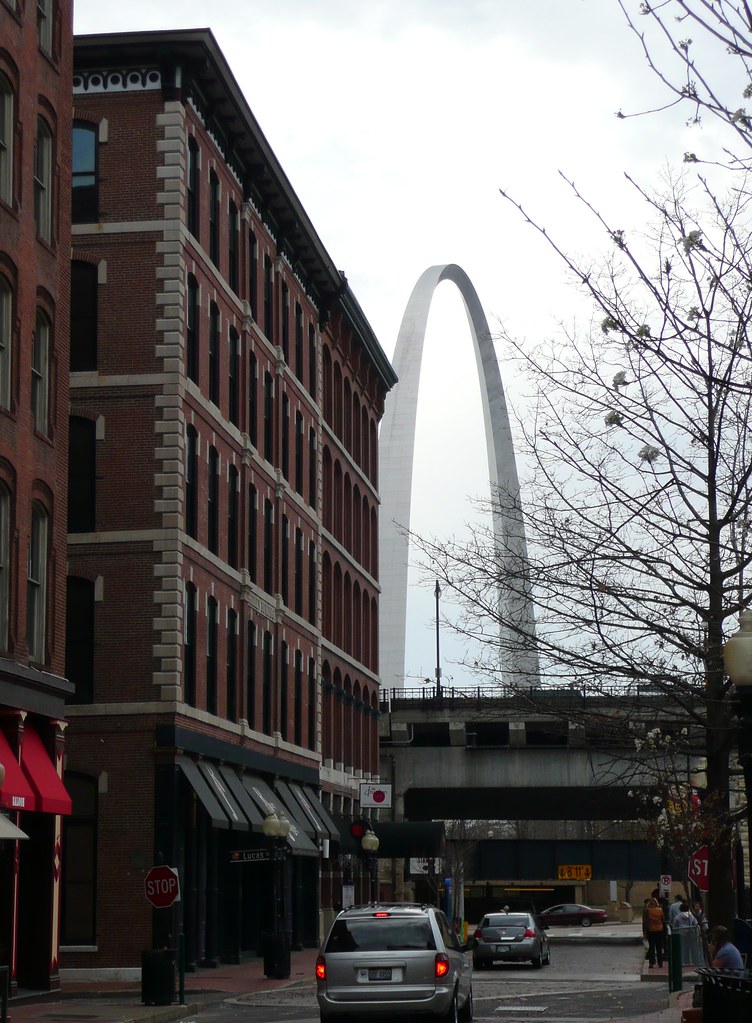 St. Louis, MO Laclede's Landing with Gateway Arch Laclede'… Flickr