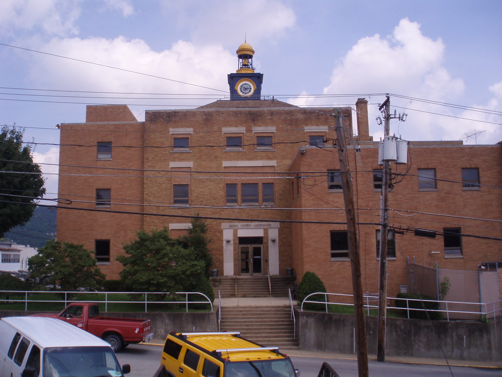Wayne County Courthouse(WVA) Flickr