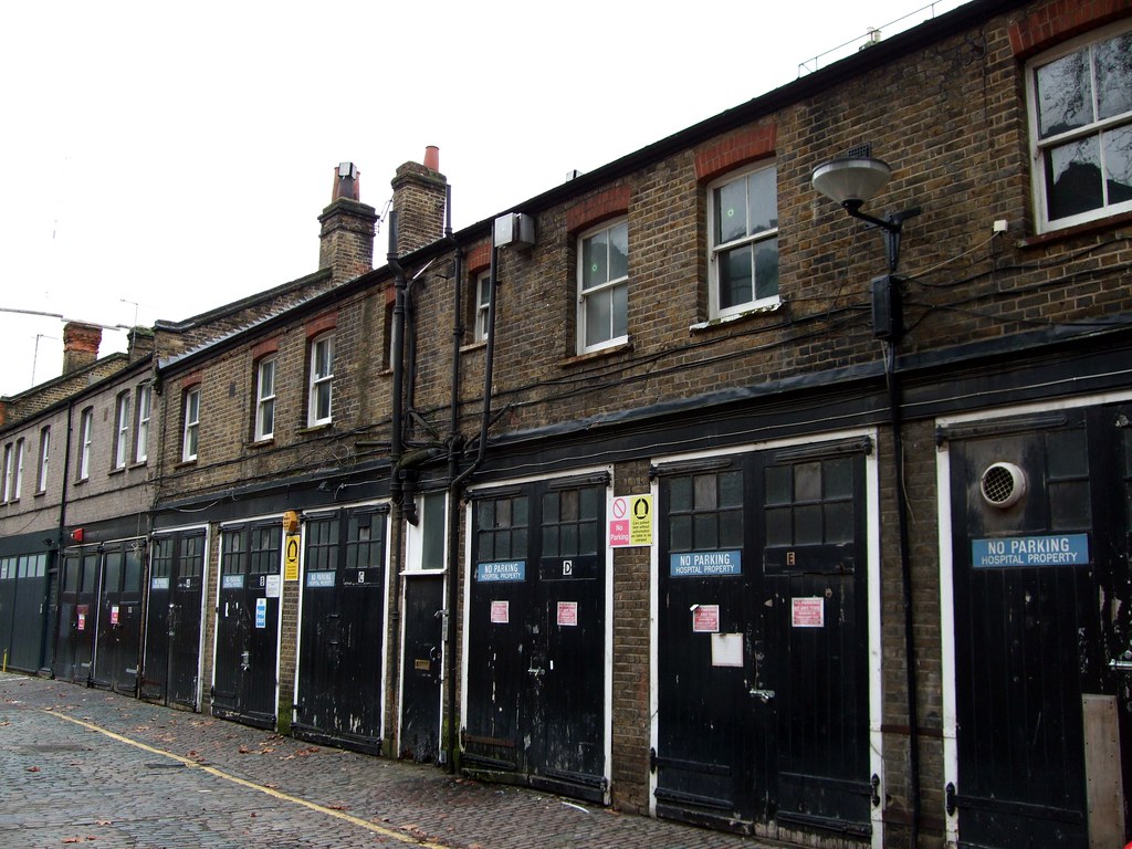 The Colonnade, Bloomsbury, WC1 A backstreet in Bloomsbury,… Flickr