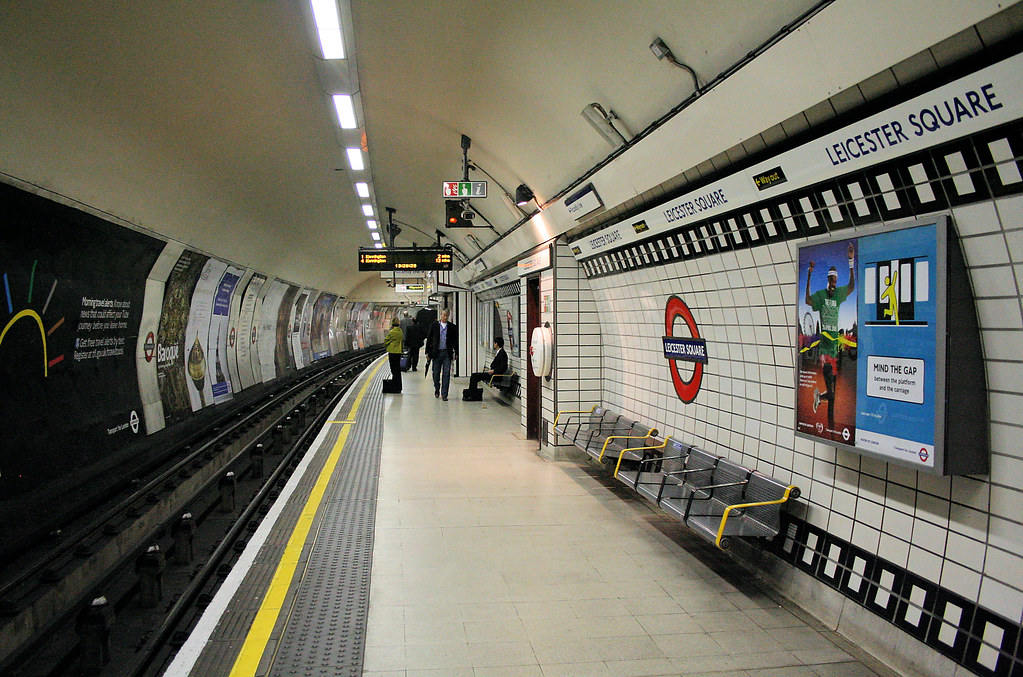 Leicester Square Underground station S/B Northern Line pla… Flickr