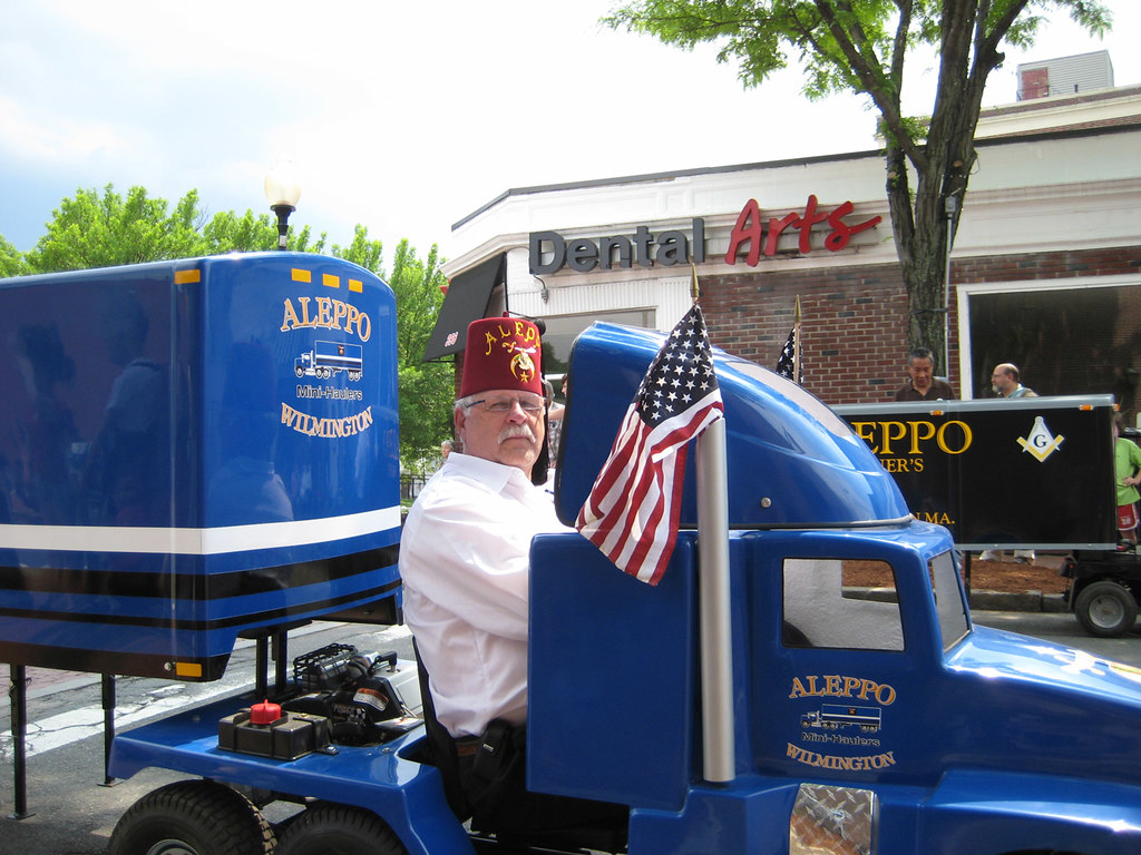 Shriners truck A minihauler from the Aleppo Shriners in t… Flickr