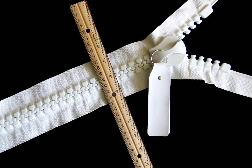 30 large zipper teeth width This is the scale of the 30 … Flickr