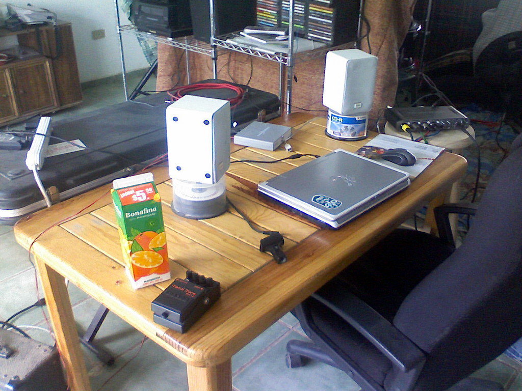 Home studio recording I had to use thick blankets to reduc… Flickr