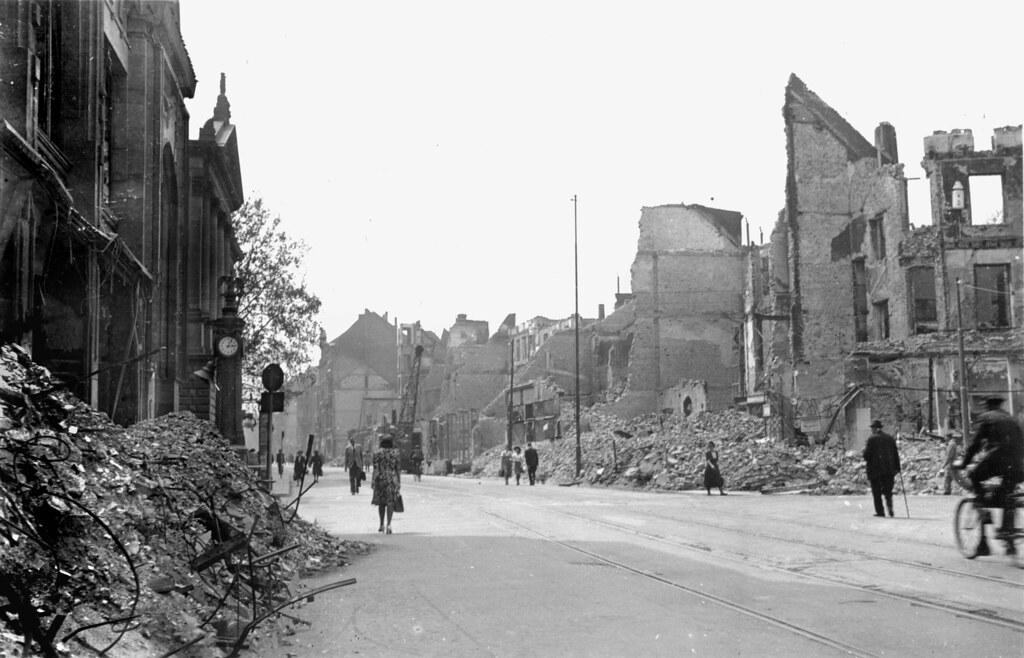 Düsseldorf WW2 1 Schadowstrasse. 1112.6.43 Beechwood Photography