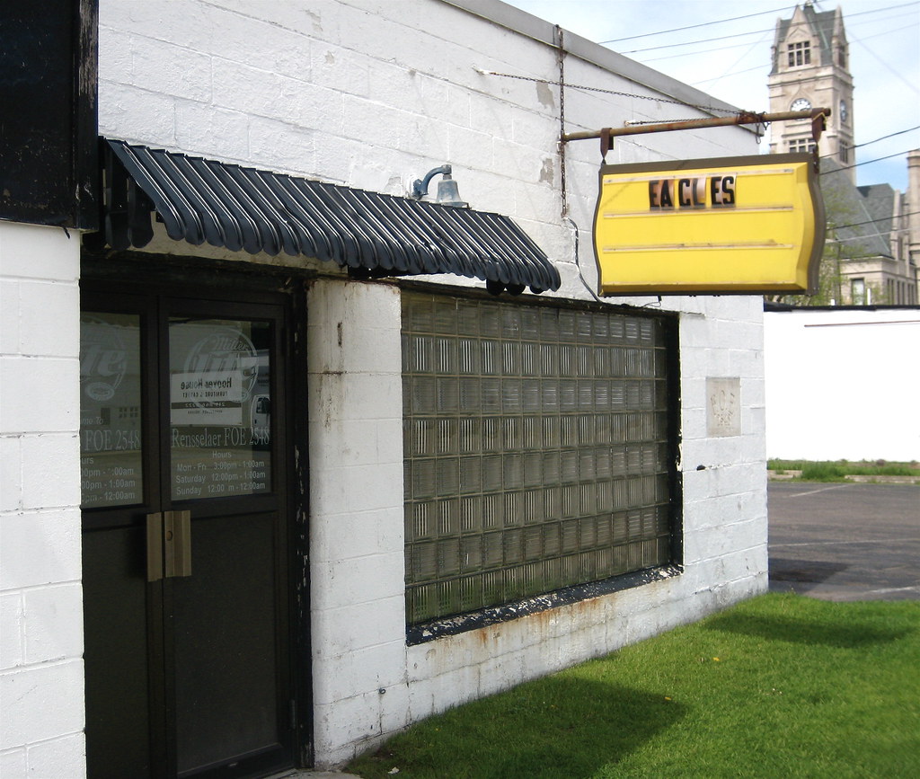 Rensselaer Eagles Lodge, Rensselaer, IN This is where it a… Flickr
