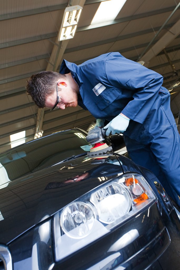 Nationwide Crash Repair Hull Car crash repair mechanic w… Flickr