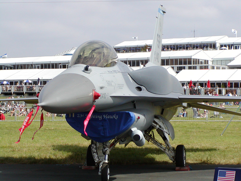 F16 with conformal fuel tanks Thomas_Ashley Flickr