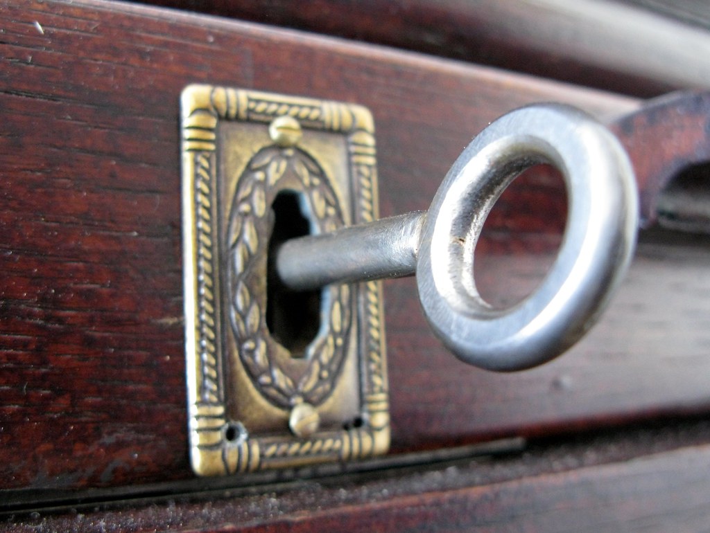 Hutch lock Jon Flickr