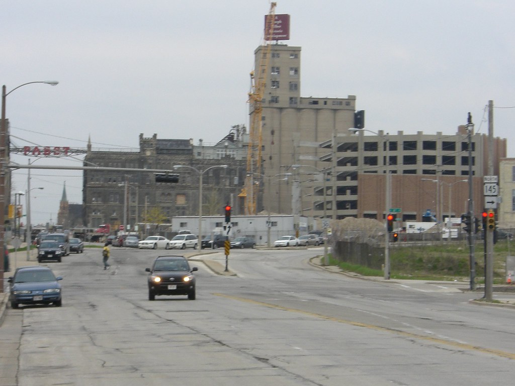Juneau Street Juneau Street. The Pabst Blue Ribbon Lofts s… Flickr
