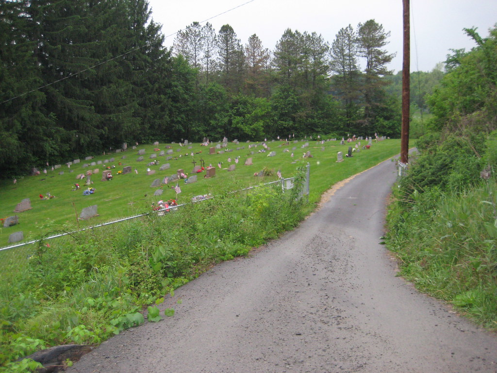Cemetery Road At the very top of the cemetery road where i… Flickr