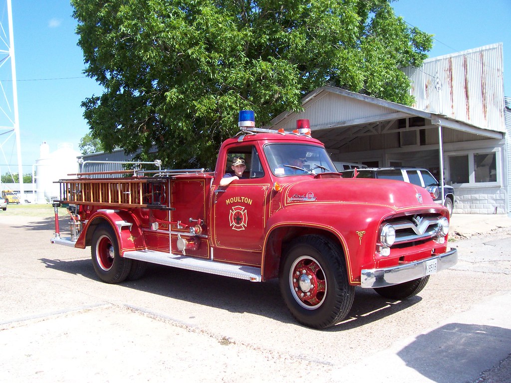 Moulton, TX VFD 1955 Ford Parade Truck 1955 Ford F750/Simm… Flickr