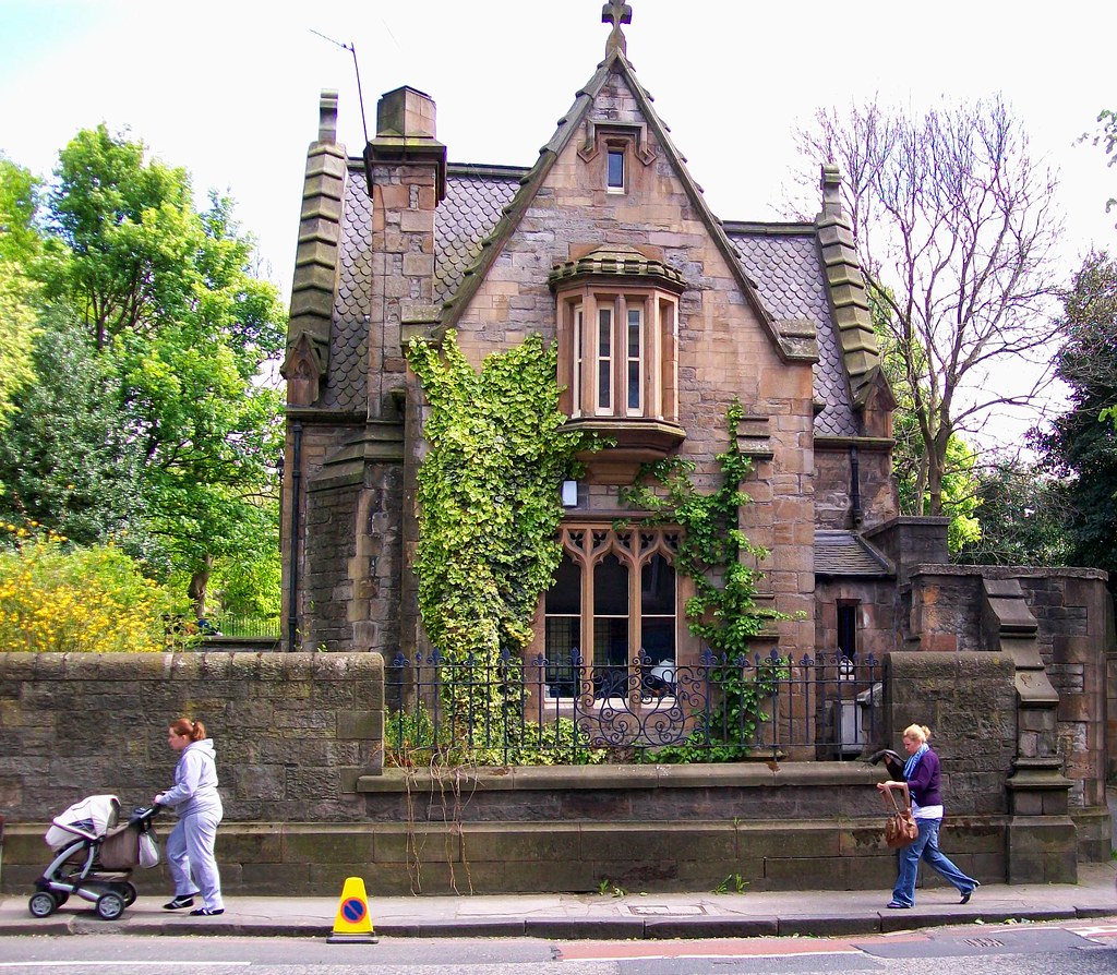 Gothic?House, Dalry, Edinburgh. This old gatehouse (to a … Flickr