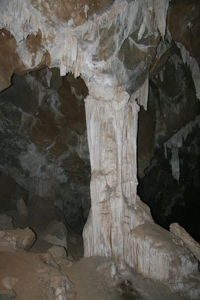 Dead Man's Cave Column Taken in Dead Man's Cave in the foo… Flickr
