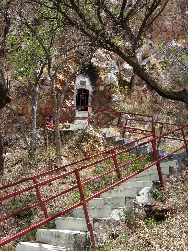 Shrine, S.R. 82 Between Nogales and Patagonia, Arizona (6)… Flickr