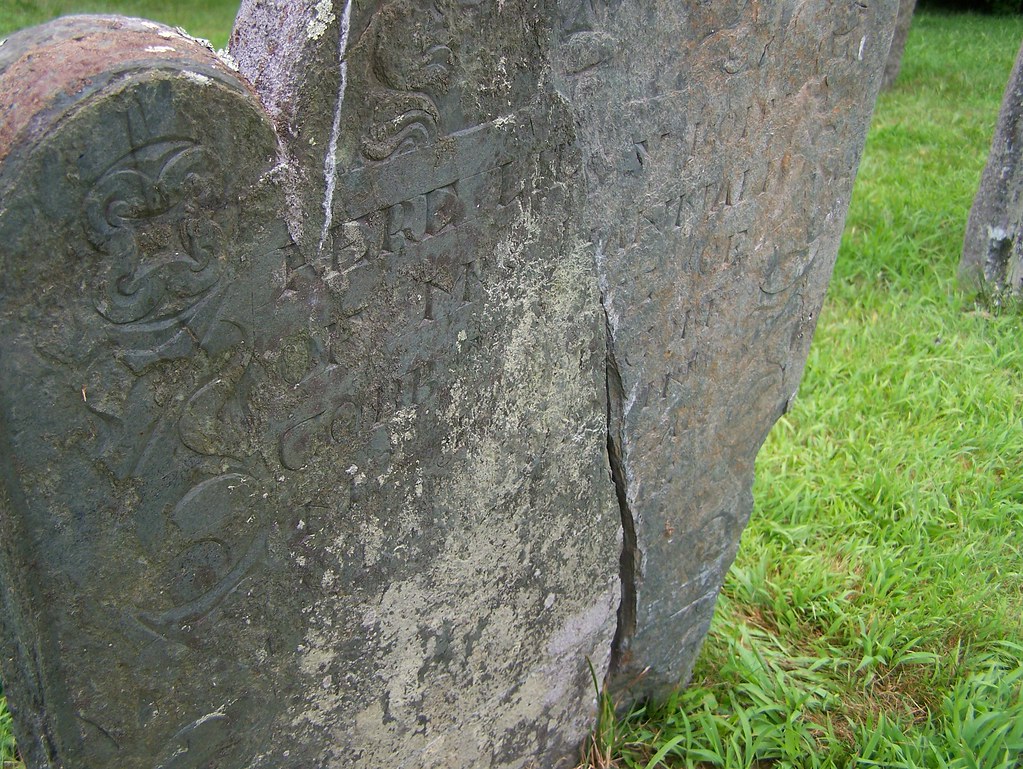 Grave in the Lothrop Cemetery, West Barnstable, Massachuse… Flickr