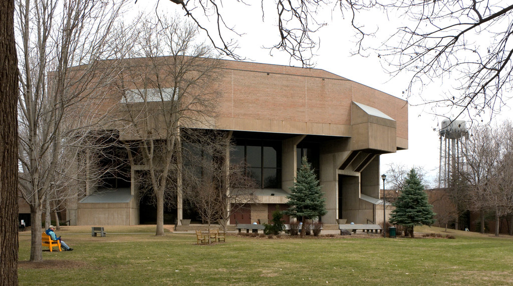 The O'Shaughnessy O'Shaughnessy Auditorium seats 1,739 in … Flickr