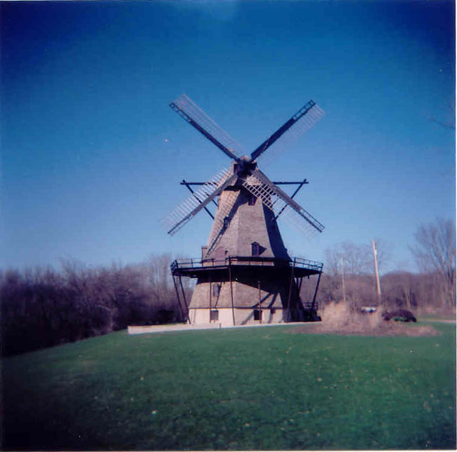 WindmillBatavia, IL The Batavia Windmill. William Flickr