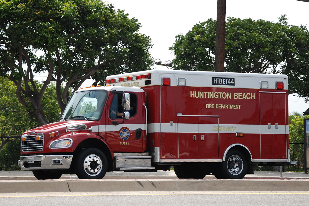 HUNTINGTON BEACH FIRE DEPARTMENT (HBFD) AMBULANCE HTBET44 Flickr