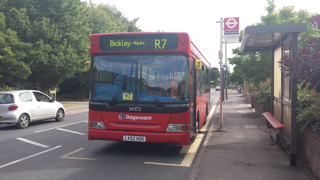 Blackbrook Lane, 15th July 2015. 34372 LV52 HGK seen on ro… Flickr
