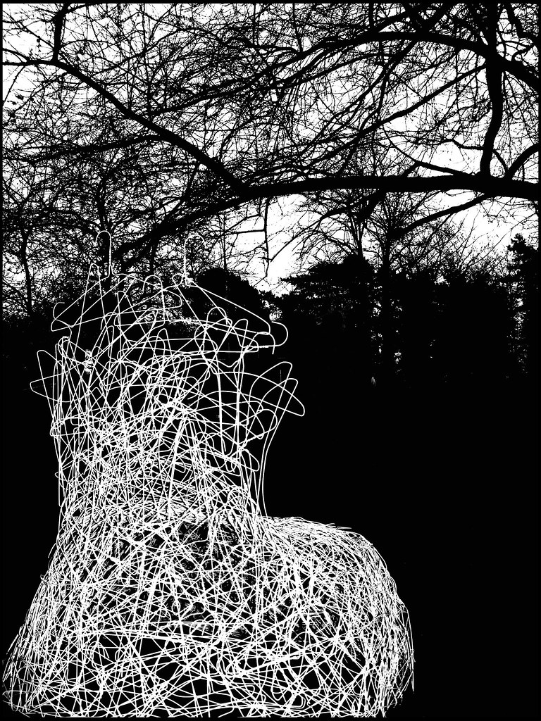 Hanger Chair 1 Chair made from wire coat hangers www.junkf… Flickr