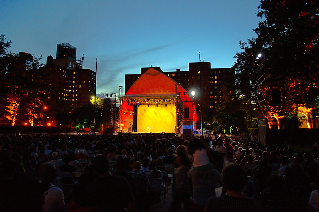 Damrosch Park Events July 2023 Out of Doors Huge crowds for Raul Midón's performance pa… Flickr