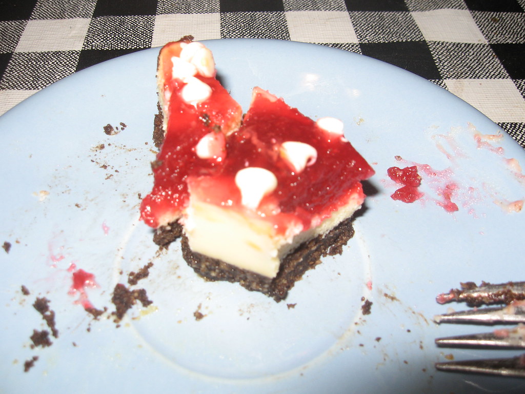 Cheesecake 8 I've been storing the cheesecake in the fridg… Flickr