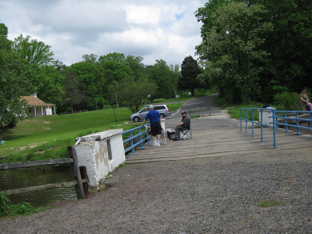 Looking East at the Bridge at Evans Pond in Wallworth Park… Flickr