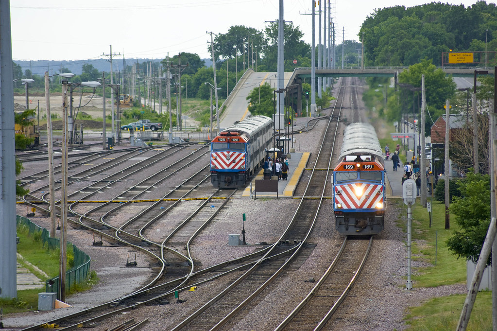 METX 169 Metra Waukegan IL, METX 169 heads north to Kenosh… Flickr