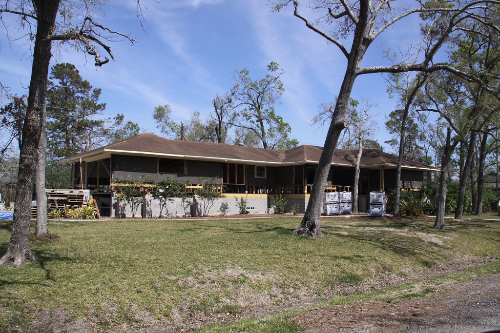 530 Oakdale (Elevating), Shoreacres, TX IMG_3183 City of Shoreacres