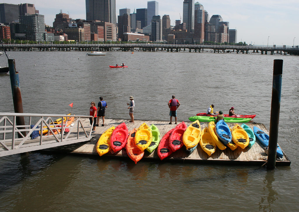 KAYAK club in Hudson River, Manhattan, New York, USA. May,… Flickr