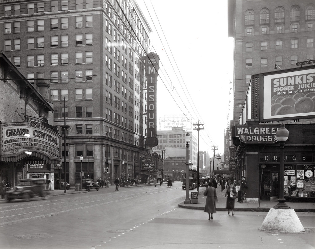 Grand Avenue, Grandel Square Grand Avenue looking south fr… Flickr
