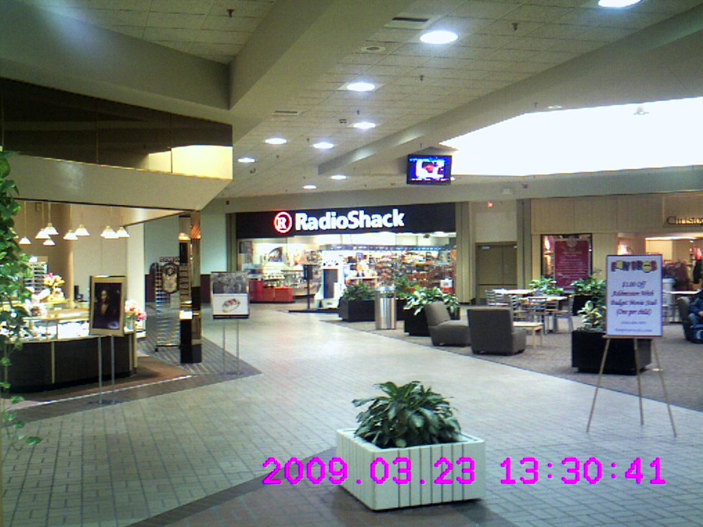 East Town Mall, Green Bay, WI Center Court SyntekExifIma… Justin
