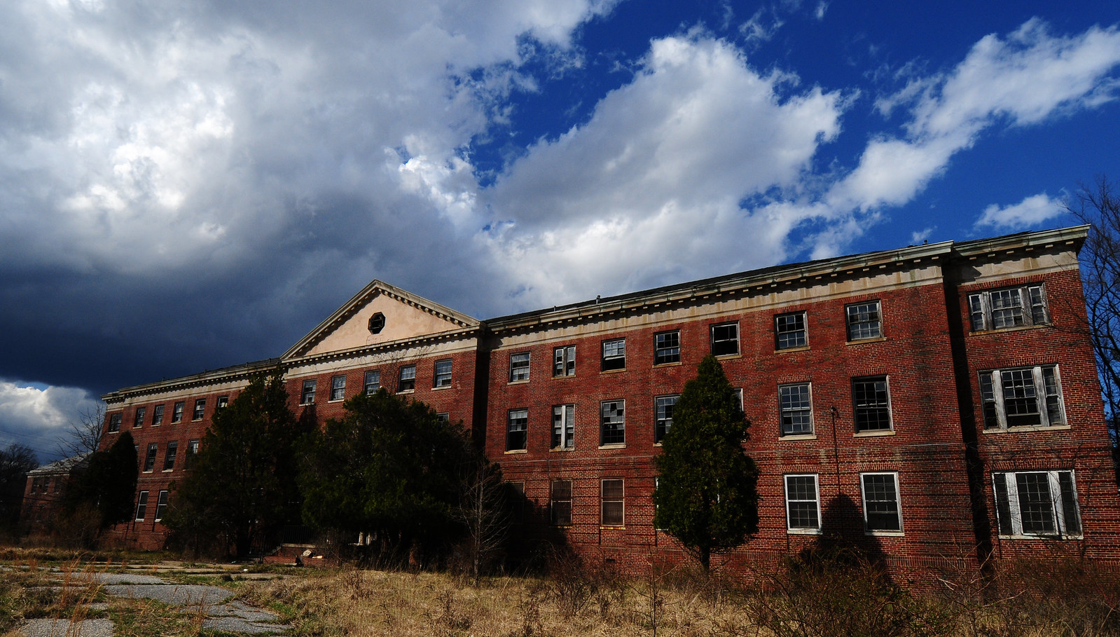 Forest Haven Abandoned Asylum/Hospital . . . Flickr