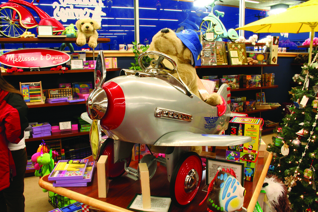 Island Beach Gear Retail Store Toy Airplane Display Flickr