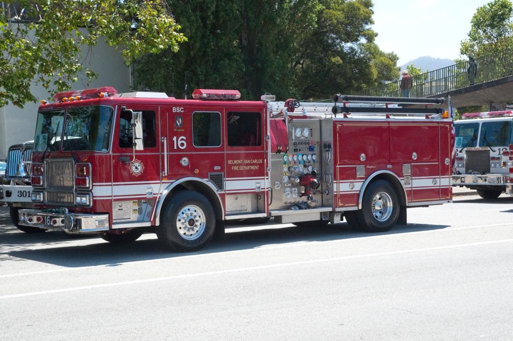 Belmont San Carlos Fire Engine Far A BelmontSan Carlos Fi… Flickr
