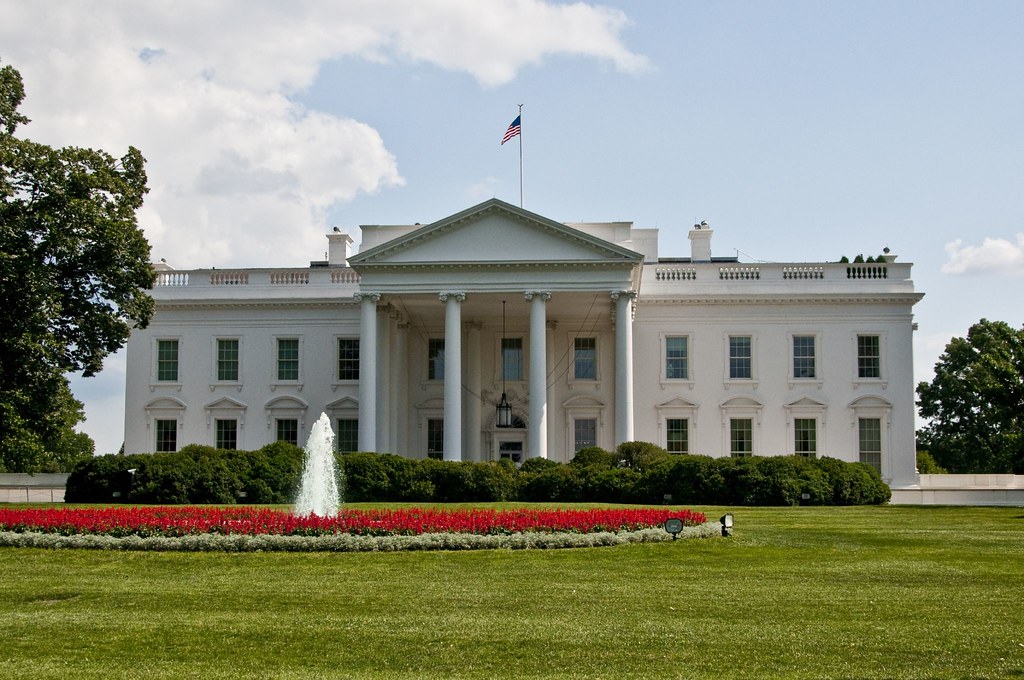 WashintonDCWhiteHouseFrontDoor1 James Miles Flickr